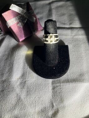 White Diamond 10Kt Yellow Gold Ring